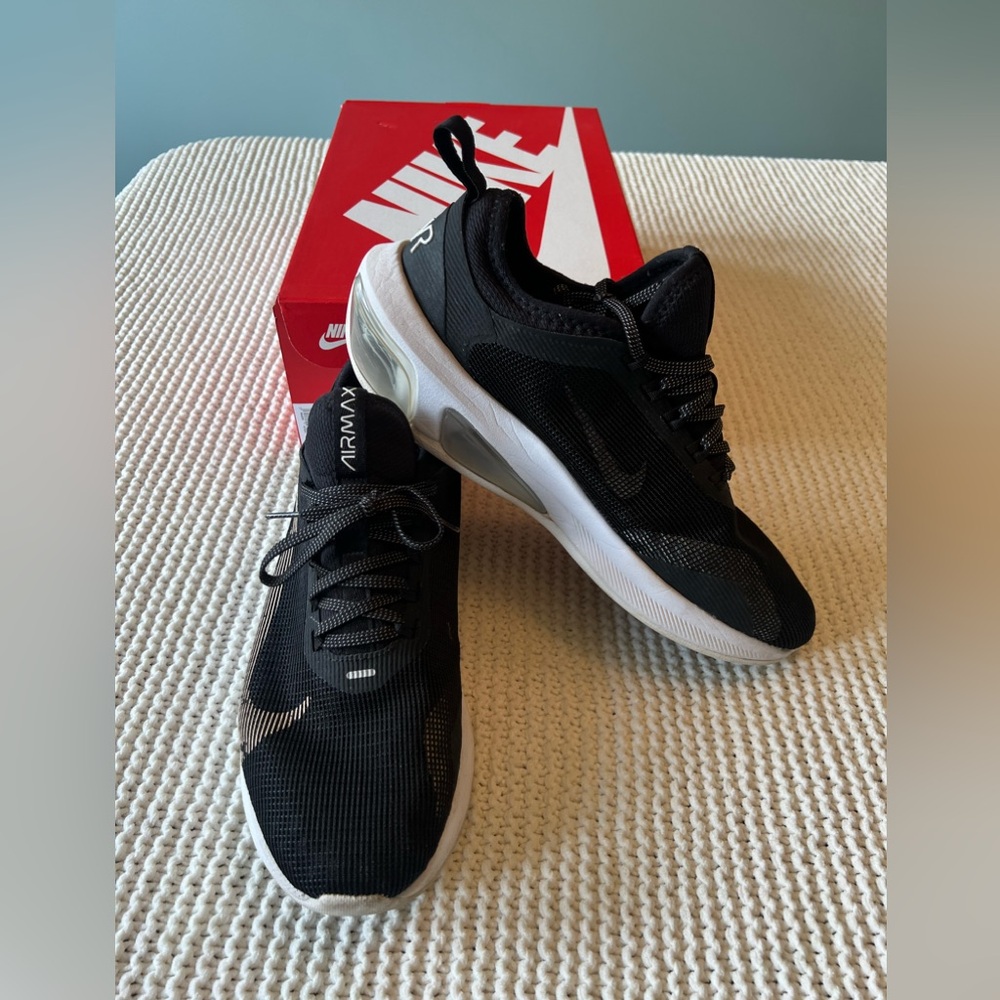 Nike Reposto Men's Black Sneakers